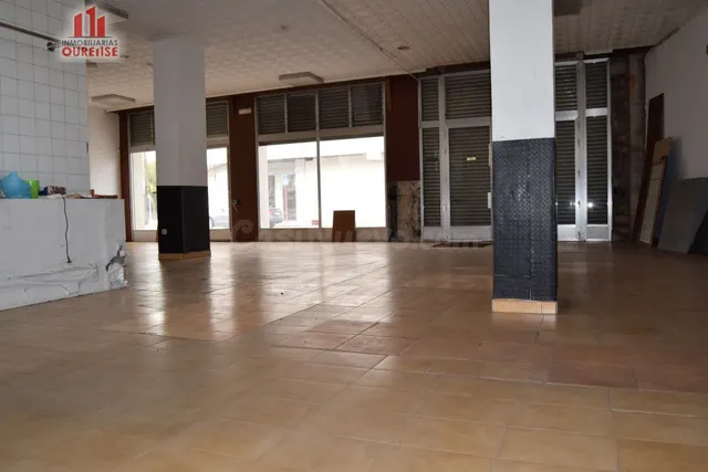 AMPLIO LOCAL COMERCIAL EN VISTA HERMOSA