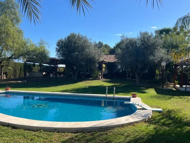 Una casa rural verdaderamente especial: privada, acogedora y perfectamente conectada tanto con el pueblo como con la costa. Bienvenido a un lugar dondela paz, el espacio y la naturaleza se fusionan — 25