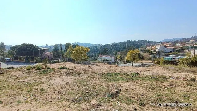 Terreno con vistas despejadas en urbanización Can Fornaca, R