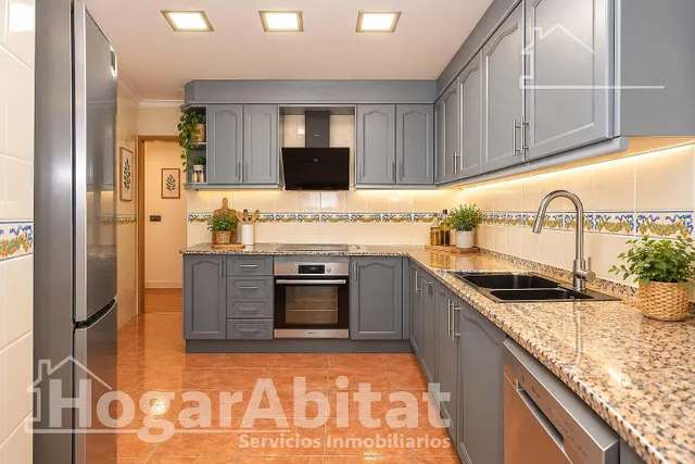 ¡Vistas panorámicas! Ático amplio y sofisticado con terraza y ascensor — 8