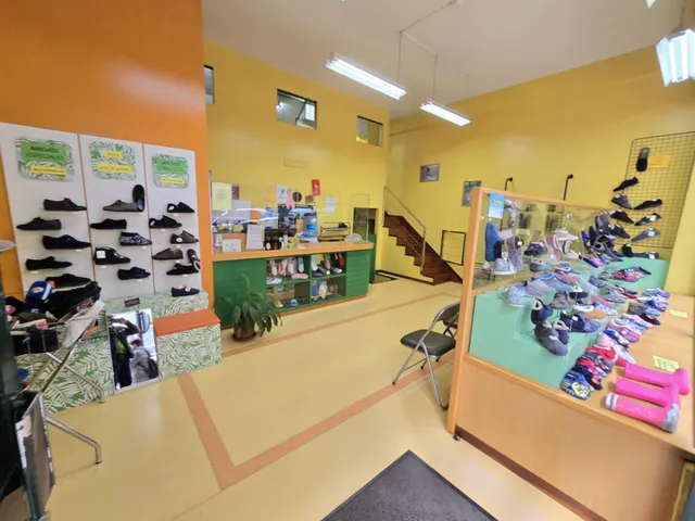 IDEAL INVERSORES. LOCAL COMERCIAL ALQUILADO EN BUENA ZONA COMERCIAL — 2