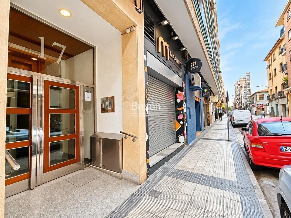 Amplia vivienda de 4 dormitorios con balcón en San Antonio María Claret