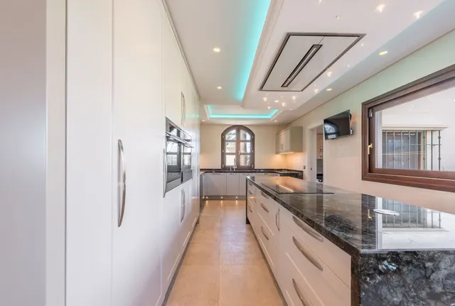 Chalet 6 habitaciones 341m² en venta - Costa Del Sol — 15