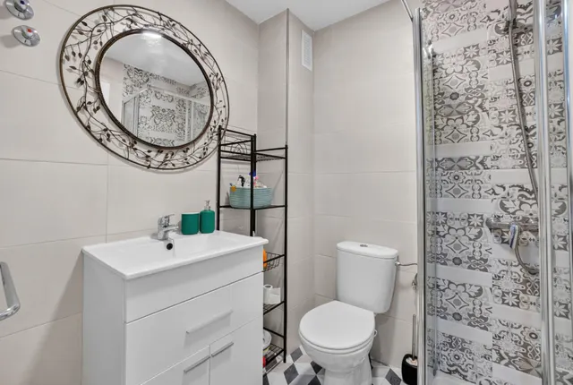 APARTAMENTOS SOLEADOS JUNTO A LA PLAYA — 13