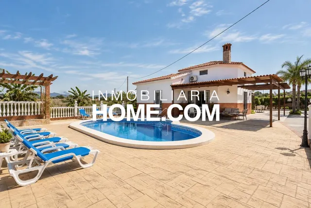 Villa independiente en una sola planta con piscina privada, jardín y licencia turística en Alhaurín de la Torre — 7