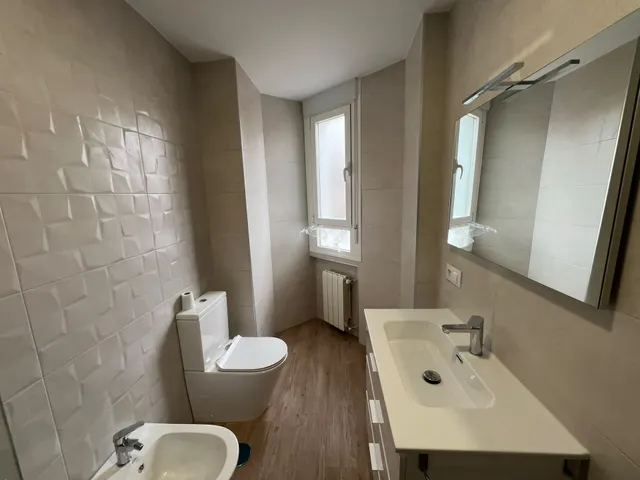 Piso recién reformado con garaje en el centro de Cáceres — 29