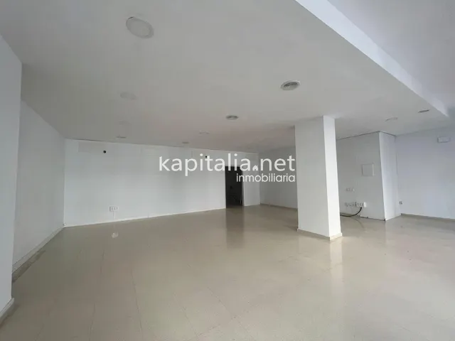 Local comercial en alquiler en Ontinyent, zona San Jose. — 3