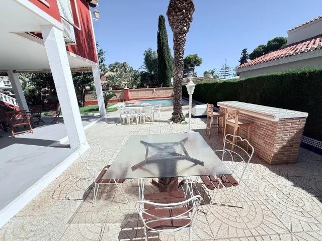 Espectacular chalet en Dehesa de Campoamor con piscina priva - foto 4