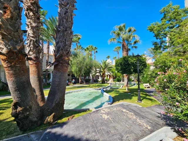 BUNGALOW A 500M DE LA PLAYA EN URBANIZACION CON 4 PISCINAS Y GARAJE !! — 39