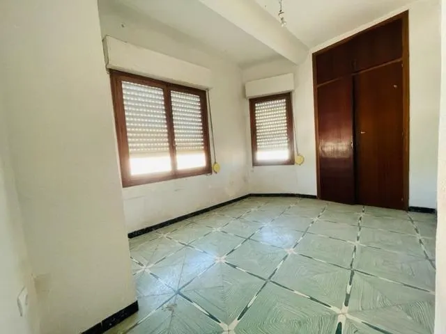 EDIFICIO DE 3 PISOS DE 3 habitaciones +LOCAL COMERCIAL Y 3 TRASTEROS — 12
