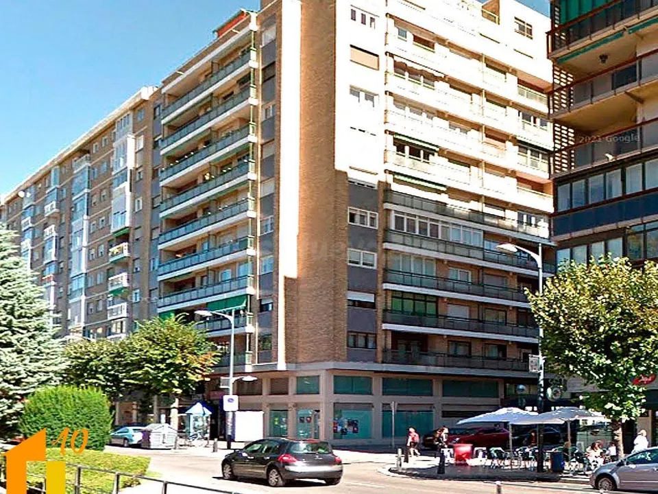 Local en venta en avd. Del Cid.