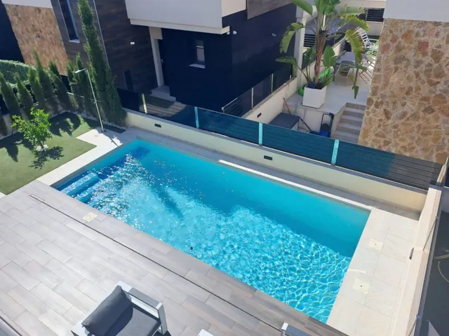 Villa con tres dormitorios en la zona de Lomas de Cabo Roig — 26