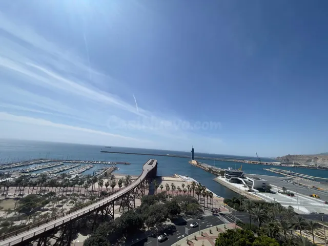 Luminoso piso de 3 dormitorios en alquiler de larga temporad - foto 2