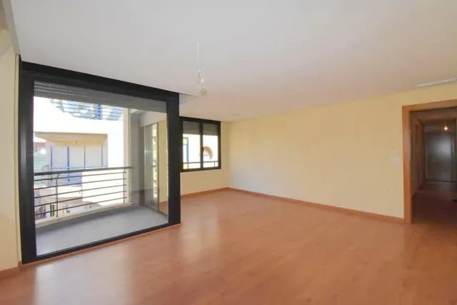 Amplio piso SE VENDE en Torrevieja – 3 habitaciones, terraza y garaje incluido — 5