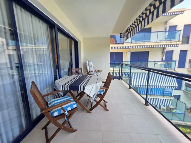 PISO 3 habitaciones A 20 M DE LA PLAYA CON PARKING DOBLE Y TRASTERO — 44