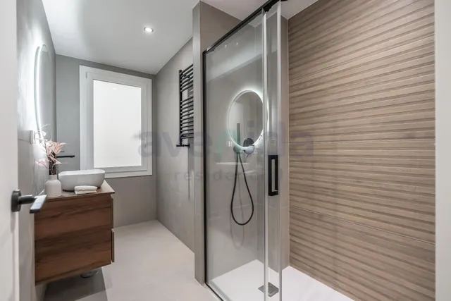 Exclusiva vivienda exterior en tercera planta — 34