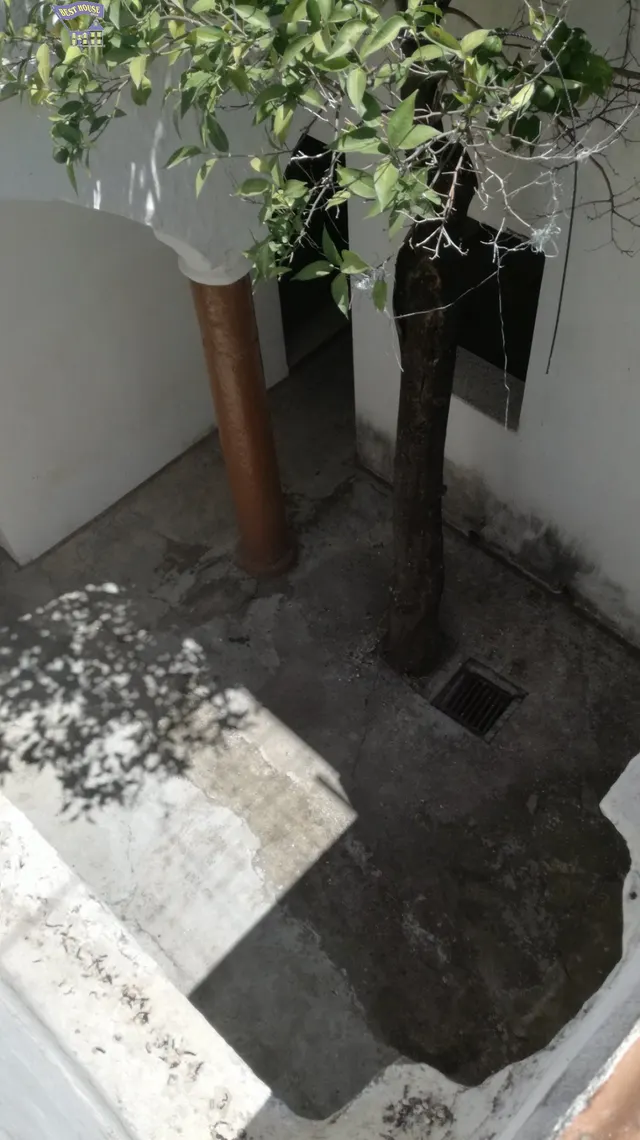 VENTA DE CASA EN PLENO CENTRO DEL BARRIO BAJO — 4