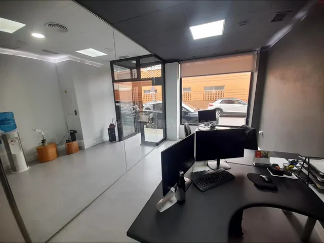 Local oficina a pie de calle con 4 estancias — 2