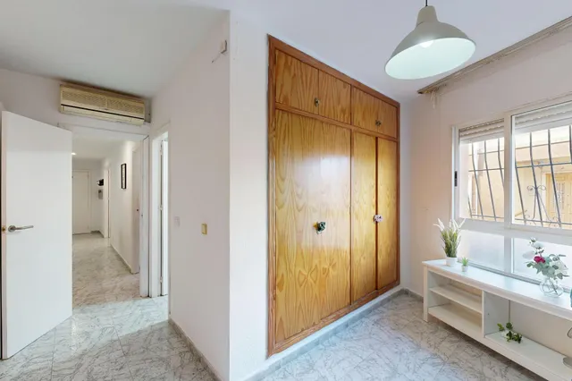 Espacioso piso en Canteras con gran dormitorio principal en suite, patio y plaza de garaje. Cartagena — 45
