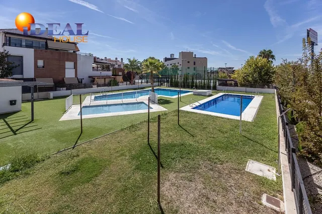 Piso con terraza en Albolote — 33