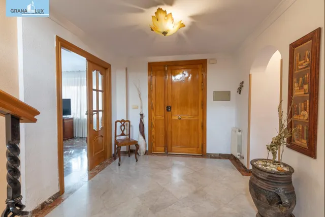 Casa en esquina en venta en Las Gabias — 2