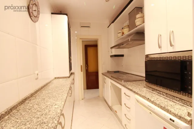 Vivienda con amplia terraza y grandes posibilidades en Los Remedios — 12