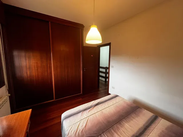 SE ALQUILA CASA EN SAN CIBRAO DAS VIÑAS — 24