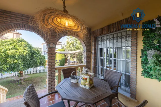 Chalet en venta en La Zubia con Licencia Turística — 2