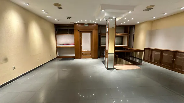 Local comercial en Pasaje Beltrán ( Zona El Collado) — 9