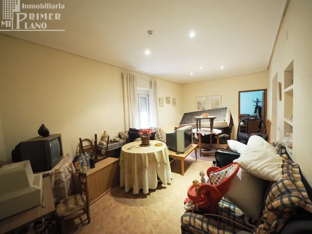 Casa en pleno centro de Tomelloso, con 372 m2, 5 dorm y gara - foto 4