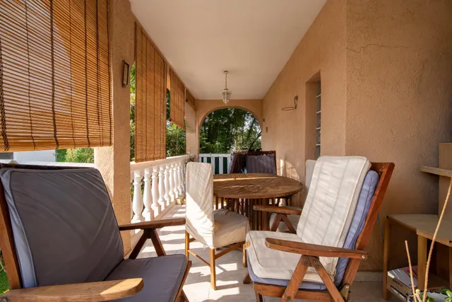 Chalet independiente en parcela esquinera de 515 m2 con gran garaje en Maravisa — 13