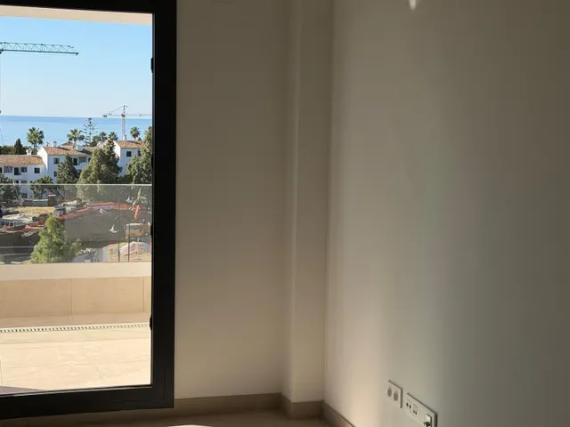 Vivienda moderna en urbanización privada Mijas con vistas al mar — 37