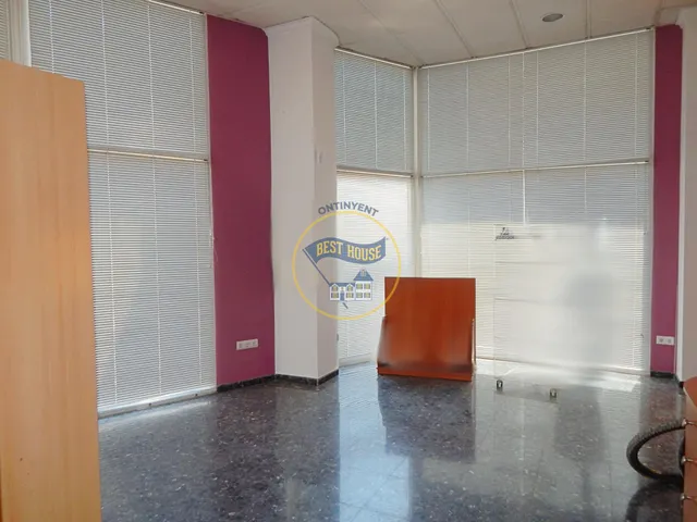 GRAN LOCAL COMERCIAL, CHAFLAN EN COCENTAINA. — 2