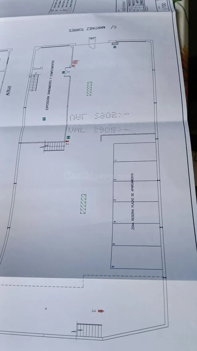 Amplia nave de 520 m2 con zona comercial, oficina y almacén - foto 2