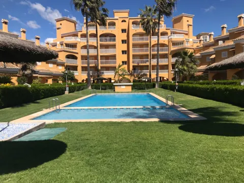 Alquiler de casa adosada en El Perelló (Pouet)