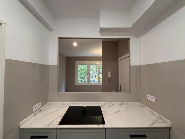 Piso reformado de 3 habitaciones con patio en Gràcia — 50