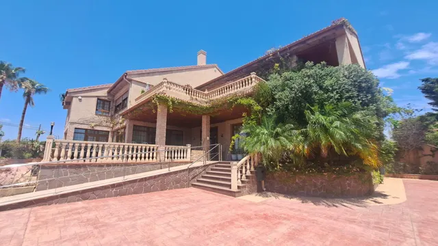 RESTAURANTE EN CABO ROIG. CON 871 M2. — 6