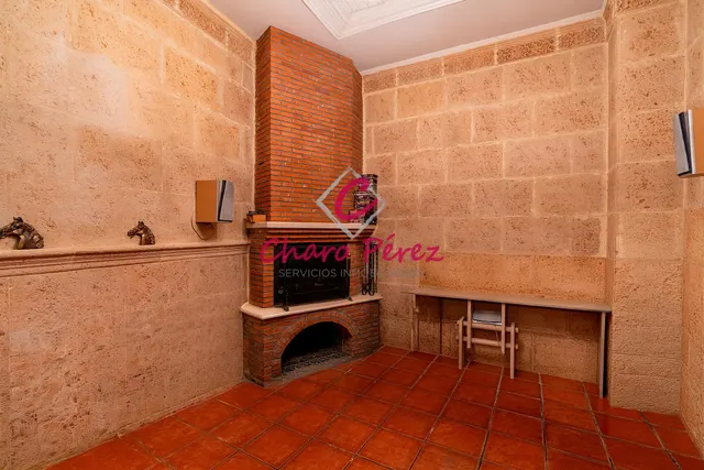 Vivienda en esquina lista para entrar a vivir en Aguadulce centro, zona Pedro Muñoz Seca. — 34