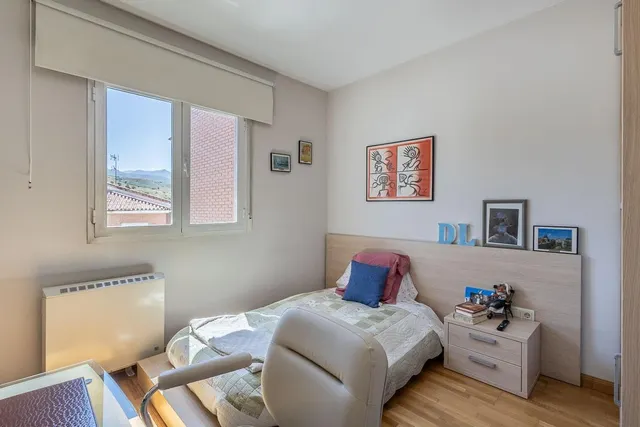 Gran casa con piscina en huetor vega — 24