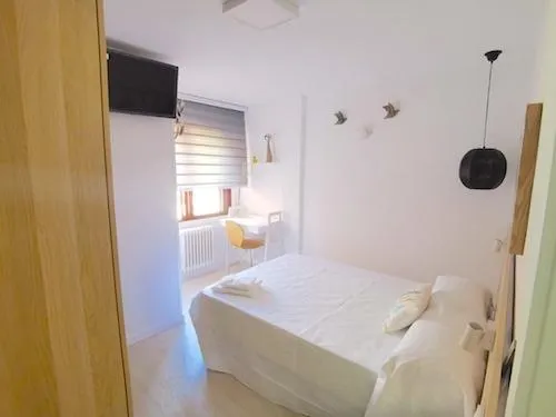 Ático exclusivo reformado con 3 suites, garaje y trastero — 11