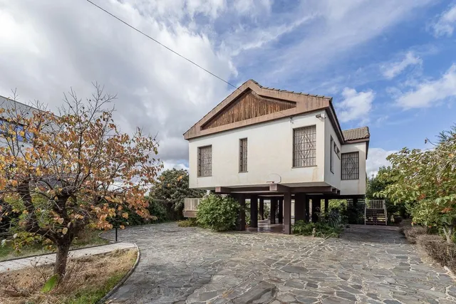 Gran casa con parcela y piscina en Cájar — 29