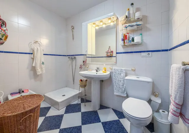 Casa independiente en la entrada de Pinos Genil. (A 10 minutos de Granada) — 11