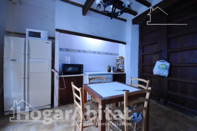 REFORMADO Y AMPLIO CON TECHOS ALTOS, PISCINA Y MUCHO ESTILO ¡TE ENCANTARÁ! — 13