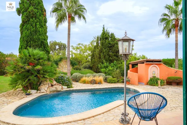 Finca rústica con espectacular casa con piscina y jardín mediterráneo en Consell, mallorca. — 32