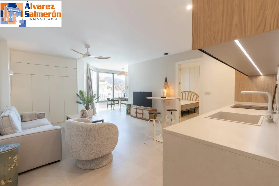 ¡exclusivo apartamento en primera linea de playa con reforma integral de alta gama!