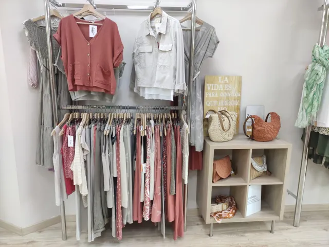 Traspaso de tienda de ropa en Rivas-Vaciamadrid - foto 4