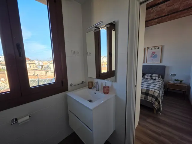 Ático con Solarium reformado en el corazón del Paral·lel (Barcelona) — 21