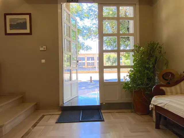 Clínica con licencia sanitaria en Avenida de Andalucía, RESIDENCIAL LAS ADORATRICES — 44