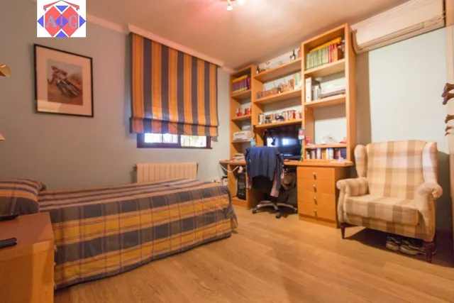 0110 Chalet en Zona Residencial, El Romeral. — 42