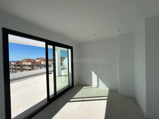 ÁTICO DÚPLEX EN VENTA EN VILLAJOYOSA | SOLÁRIUM, VISTAS AL M - foto 3